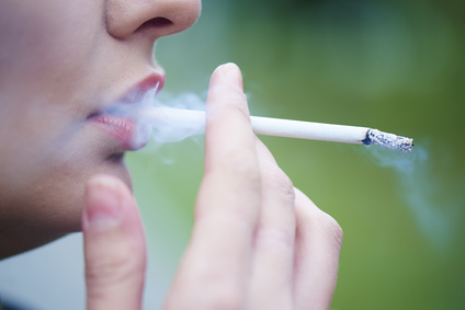 ¿Fumas? ¿Sabes cuales son las consecuencias del tabaco en tu boca?